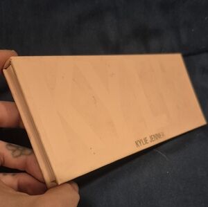 Kylie Cosmetics Nude Peach Eyeshadow Palette - Pink Peach
